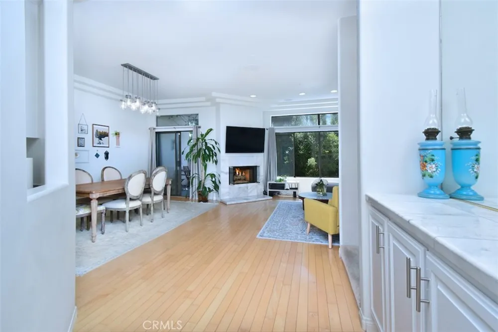 11847 Laurelwood #304 Studio City, CA 91604