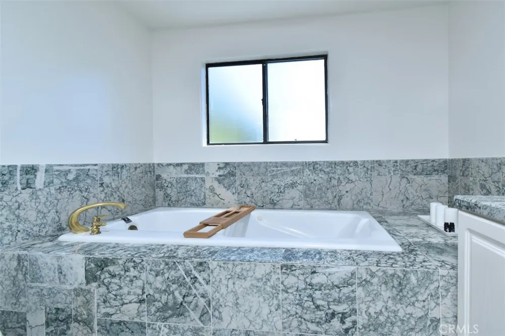 11847 Laurelwood #304 Studio City, CA 91604