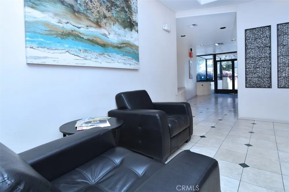11847 Laurelwood #304 Studio City, CA 91604