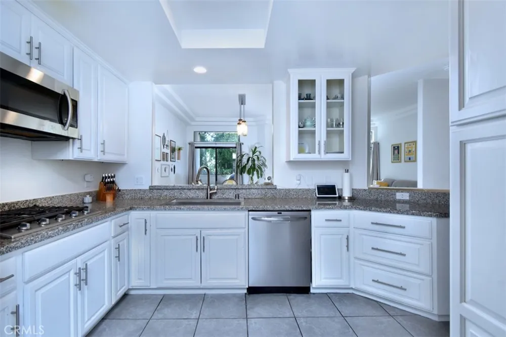 11847 Laurelwood #304 Studio City, CA 91604