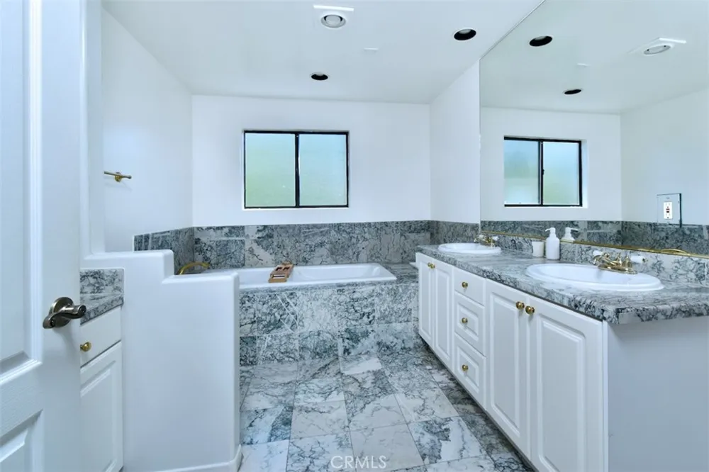 11847 Laurelwood #304 Studio City, CA 91604