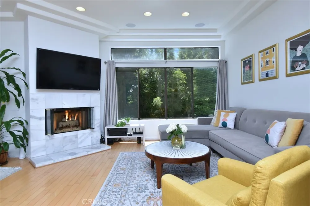 11847 Laurelwood #304 Studio City, CA 91604