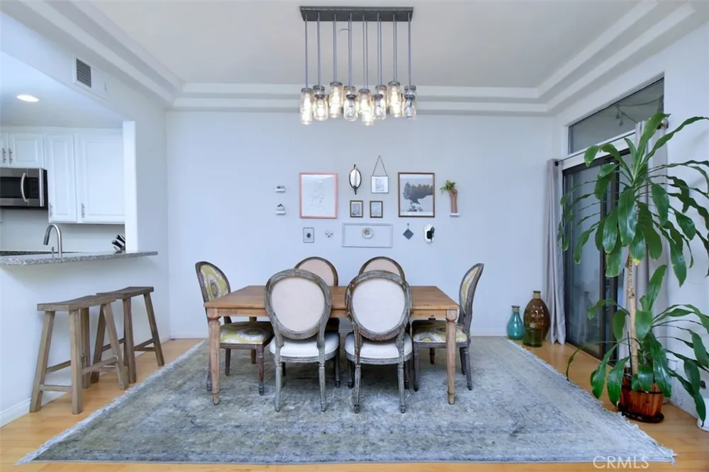 11847 Laurelwood #304 Studio City, CA 91604