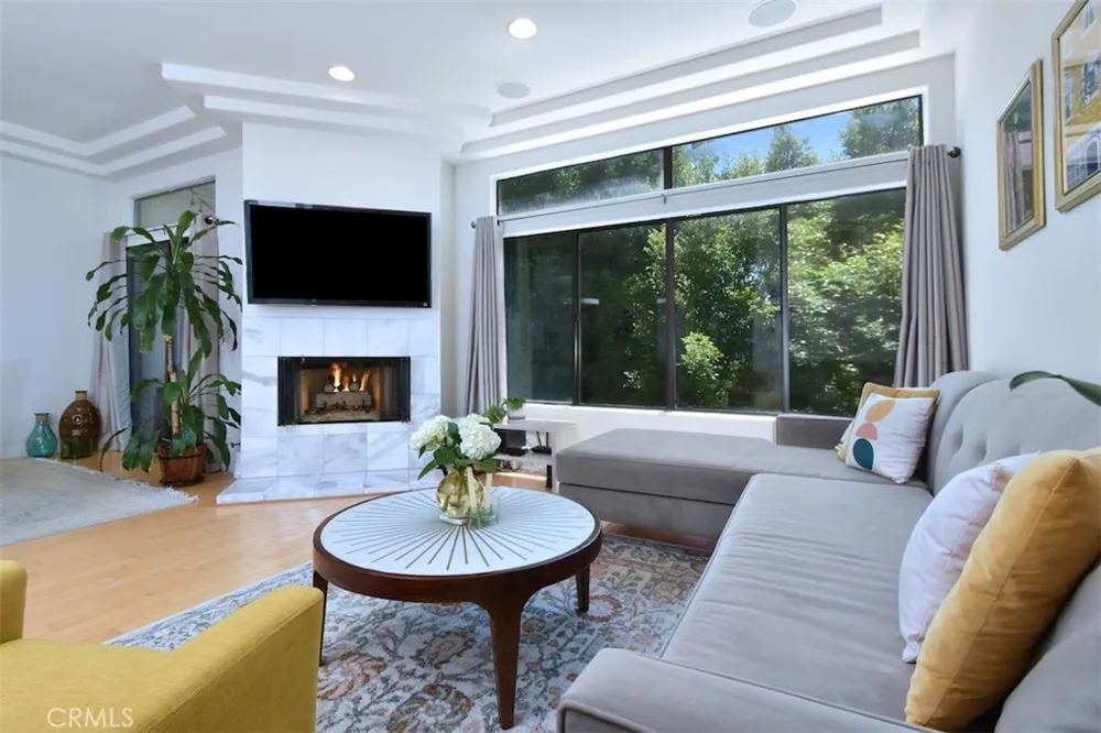 11847 Laurelwood #304 Studio City, CA 91604