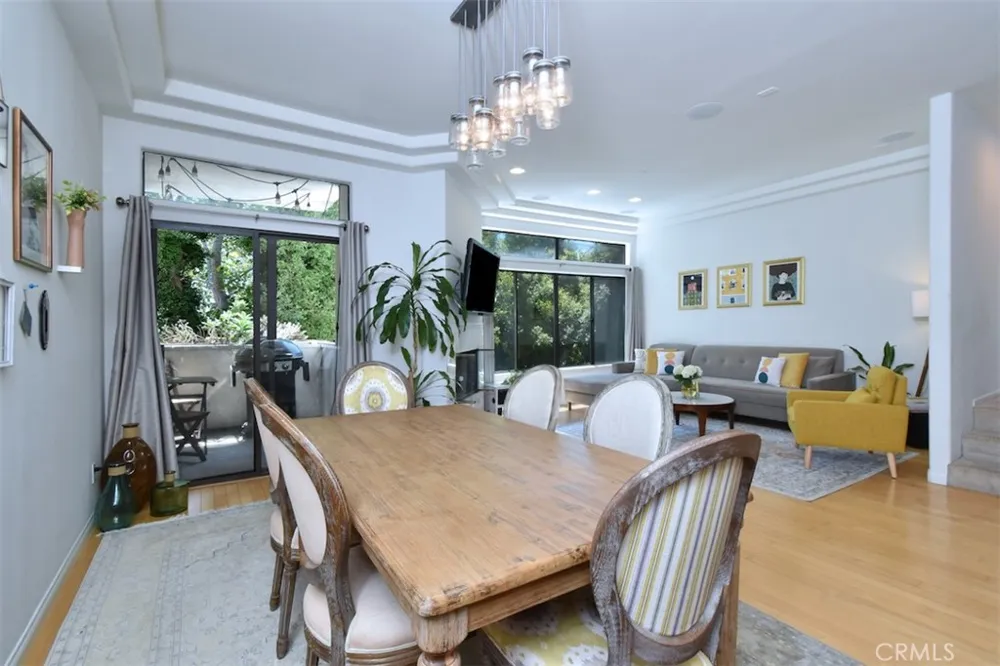 11847 Laurelwood #304 Studio City, CA 91604