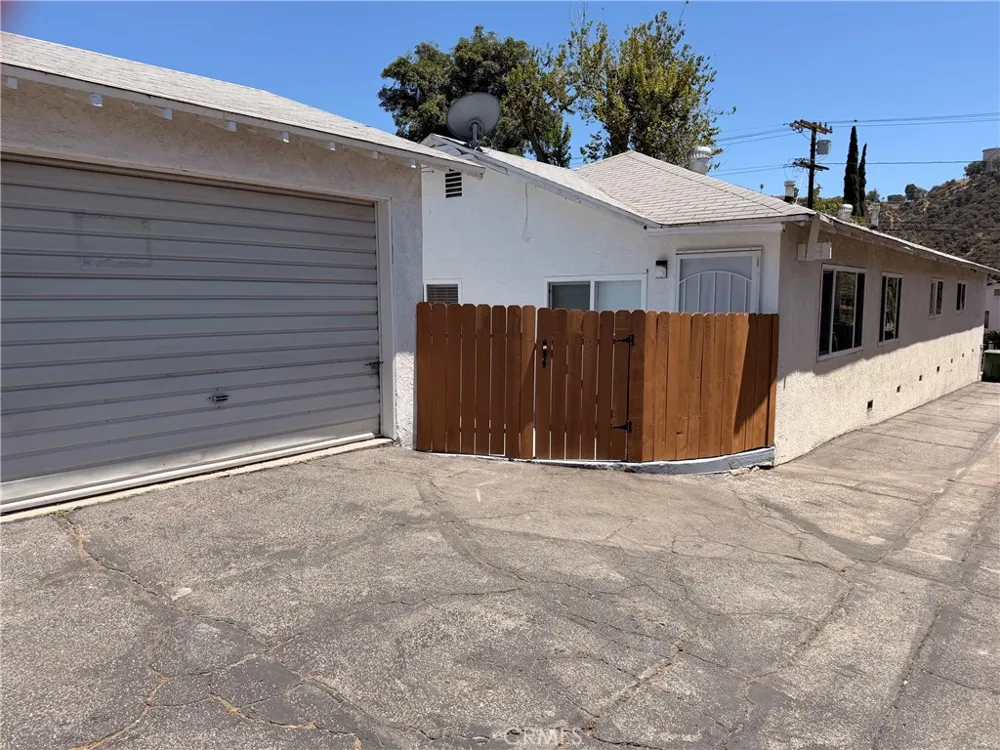 7011 Greeley Tujunga, CA 91042