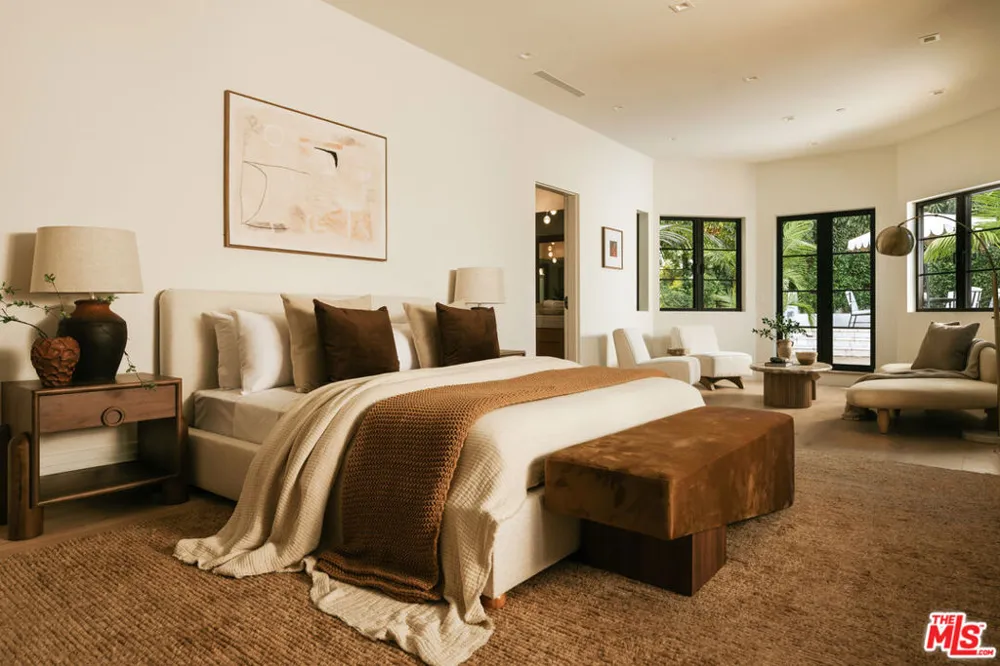 1748 Correa Way Los Angeles, CA 90049
