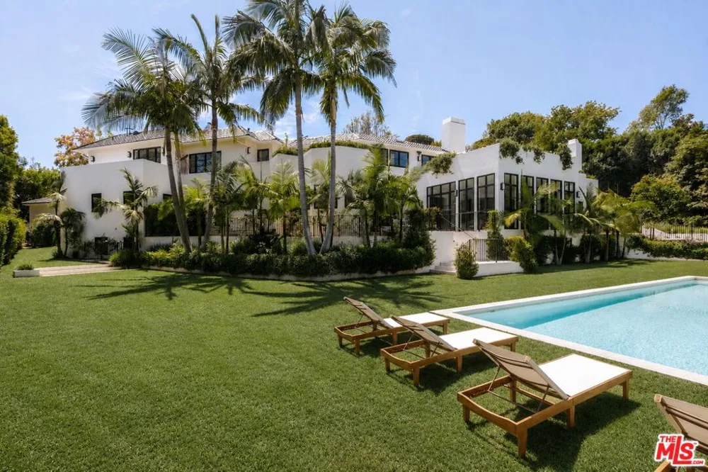 1748 Correa Way Los Angeles, CA 90049