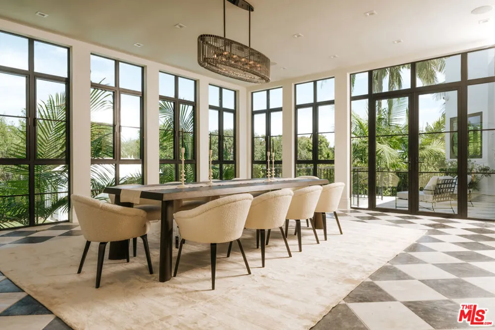 1748 Correa Way Los Angeles, CA 90049