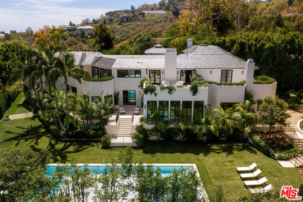 1748 Correa Way Los Angeles, CA 90049