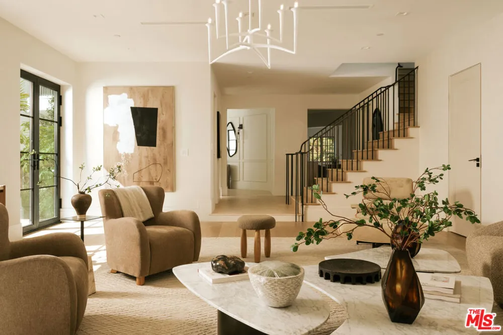 1748 Correa Way Los Angeles, CA 90049