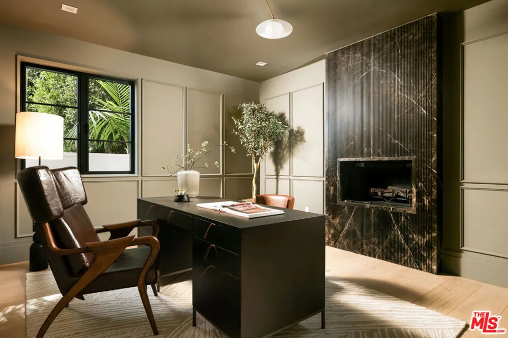 1748 Correa Way Los Angeles, CA 90049