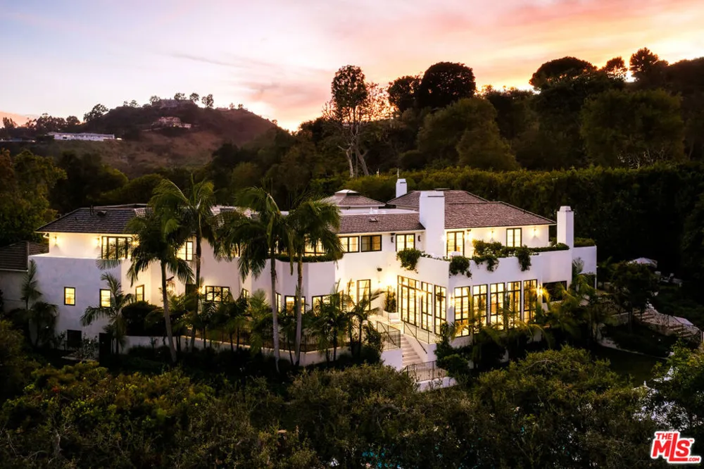 1748 Correa Way Los Angeles, CA 90049