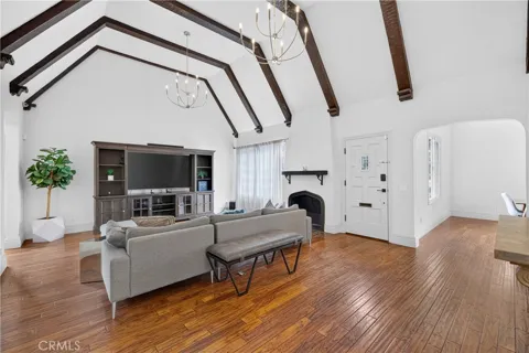 515 Crescent Heights