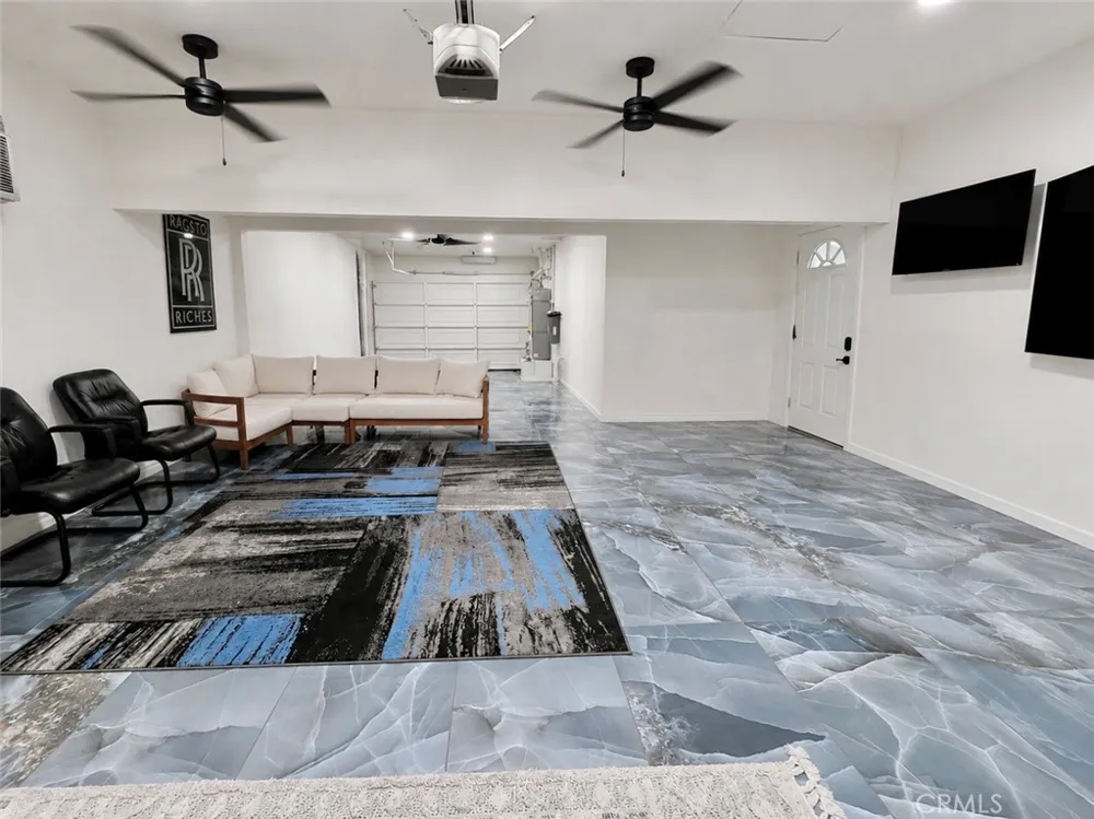 8346 Lexington Downey, CA 90241