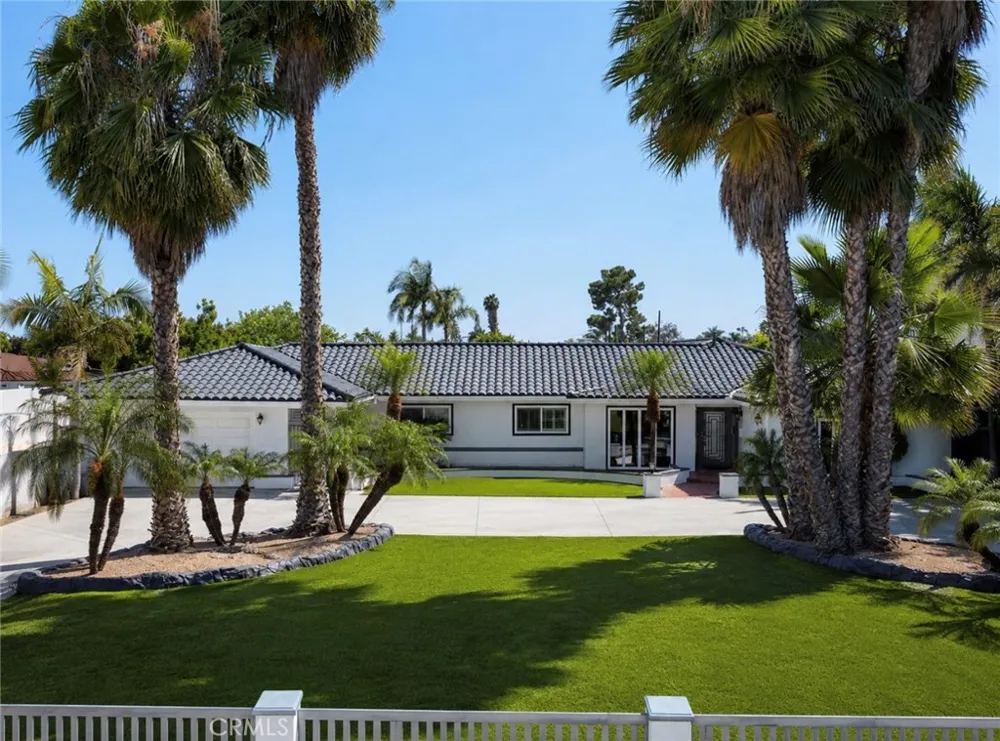 8346 Lexington Downey, CA 90241