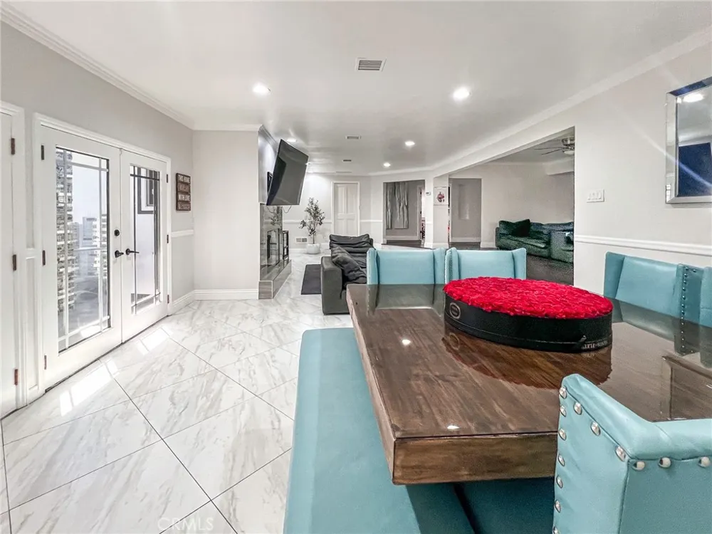 8346 Lexington Downey, CA 90241
