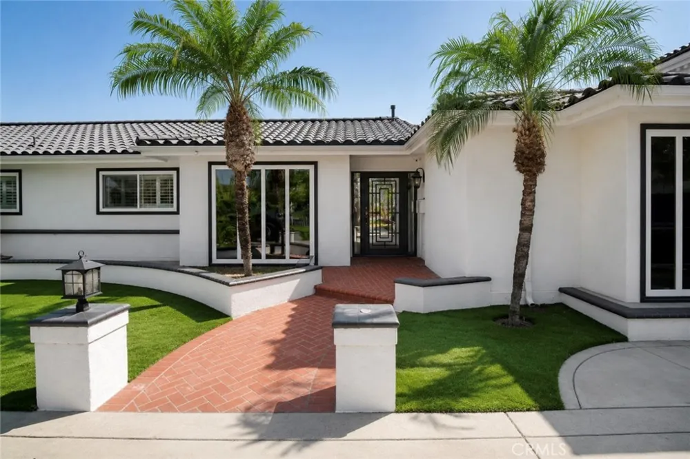 8346 Lexington Downey, CA 90241