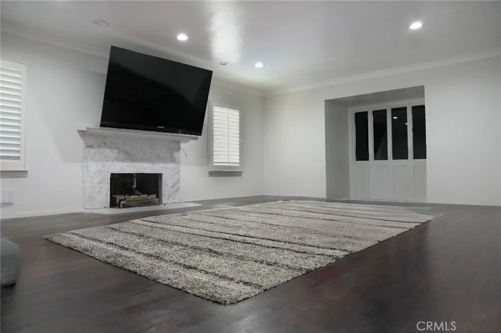 8346 Lexington Downey, CA 90241