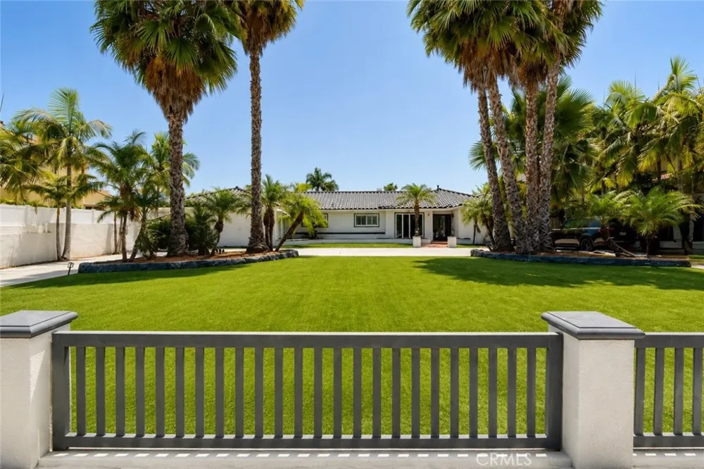 8346 Lexington Downey, CA 90241