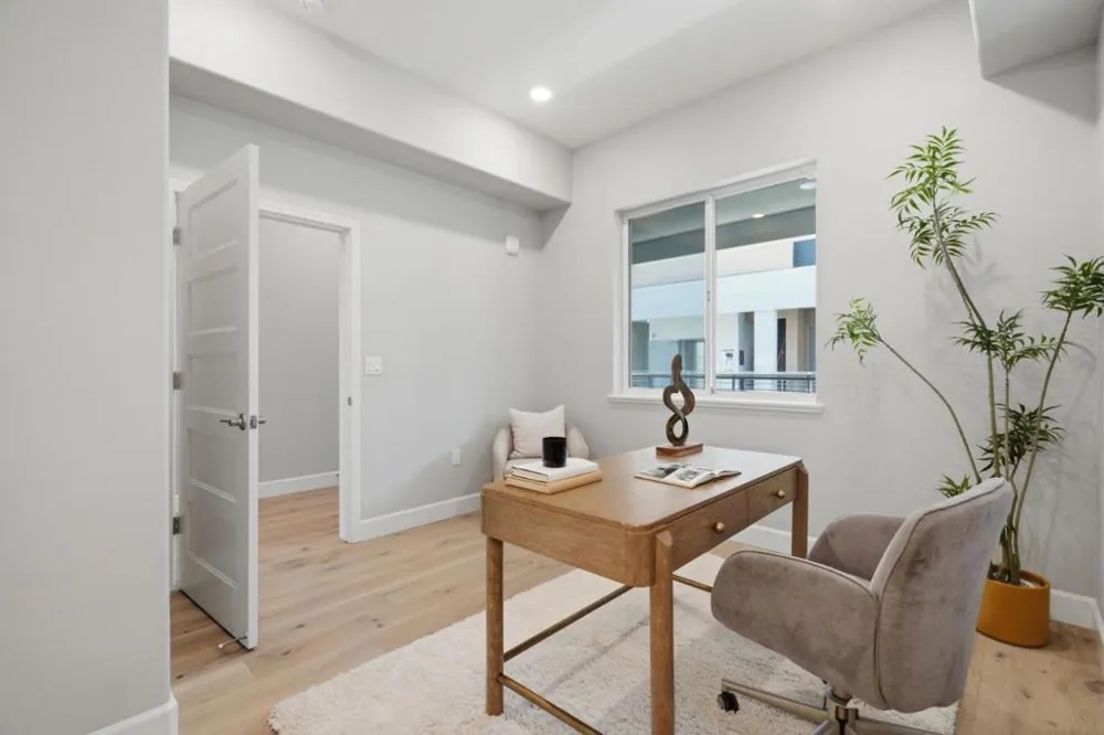 287 Llano De Los Robles Avenue #9 San Jose, CA 95136