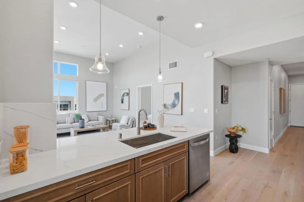 287 Llano De Los Robles Avenue #9 San Jose, CA 95136