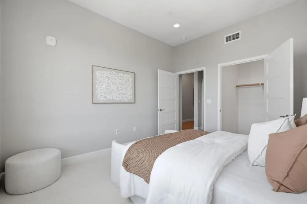287 Llano De Los Robles Avenue #9 San Jose, CA 95136