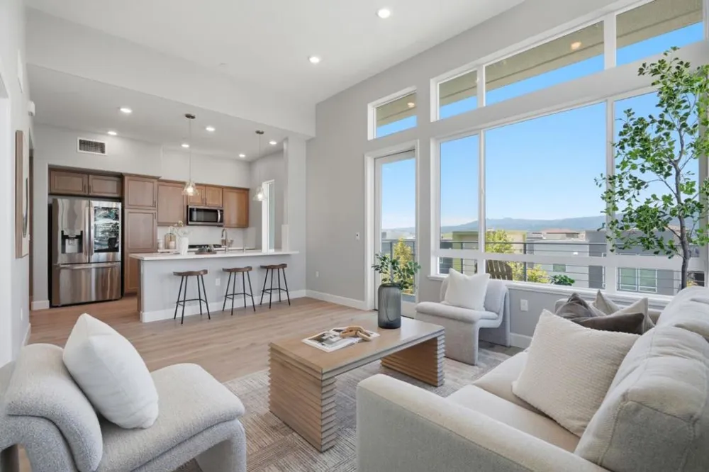 287 Llano De Los Robles Avenue #9 San Jose, CA 95136