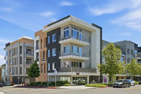 287 Llano De Los Robles Avenue #9