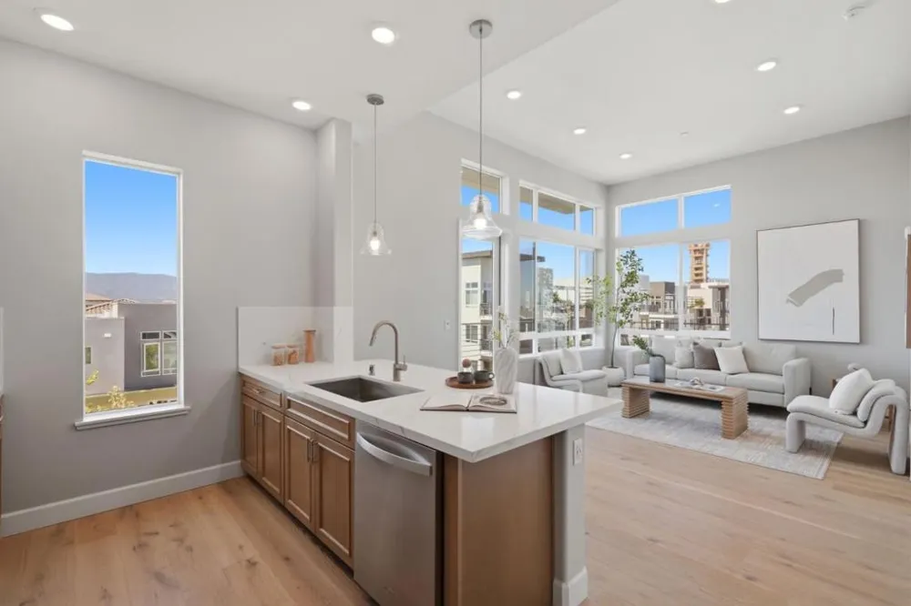 287 Llano De Los Robles Avenue #9 San Jose, CA 95136