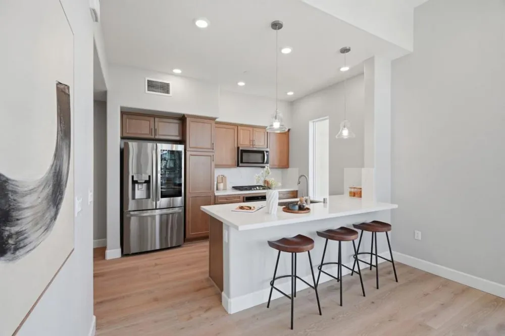 287 Llano De Los Robles Avenue #9 San Jose, CA 95136