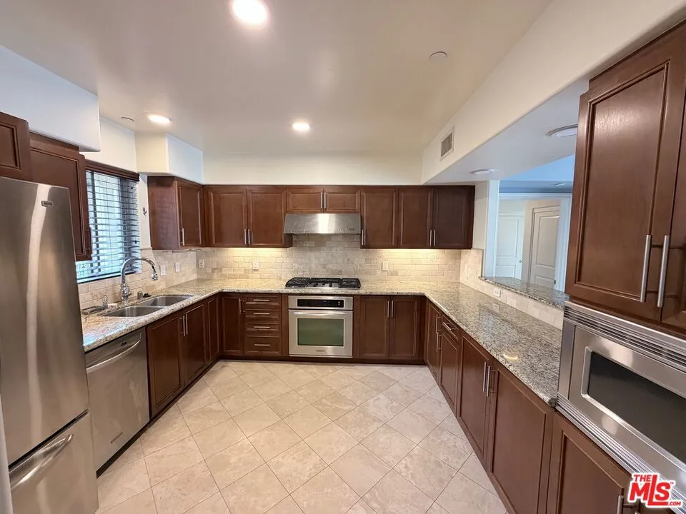 8238 W Manchester Avenue #308 Playa del Rey, CA 90293