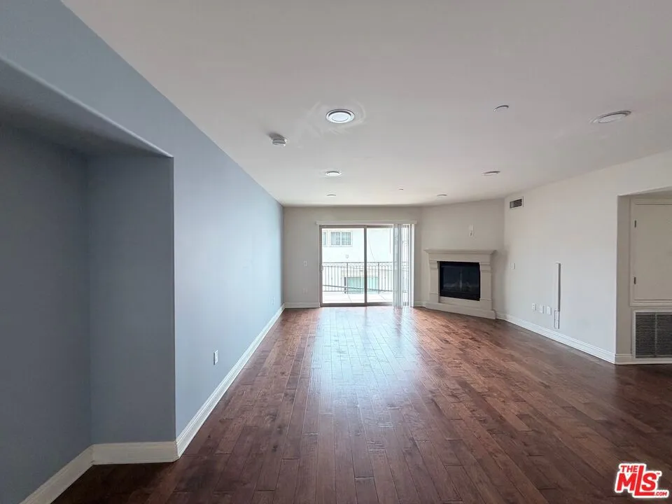 8238 W Manchester Avenue #308 Playa del Rey, CA 90293