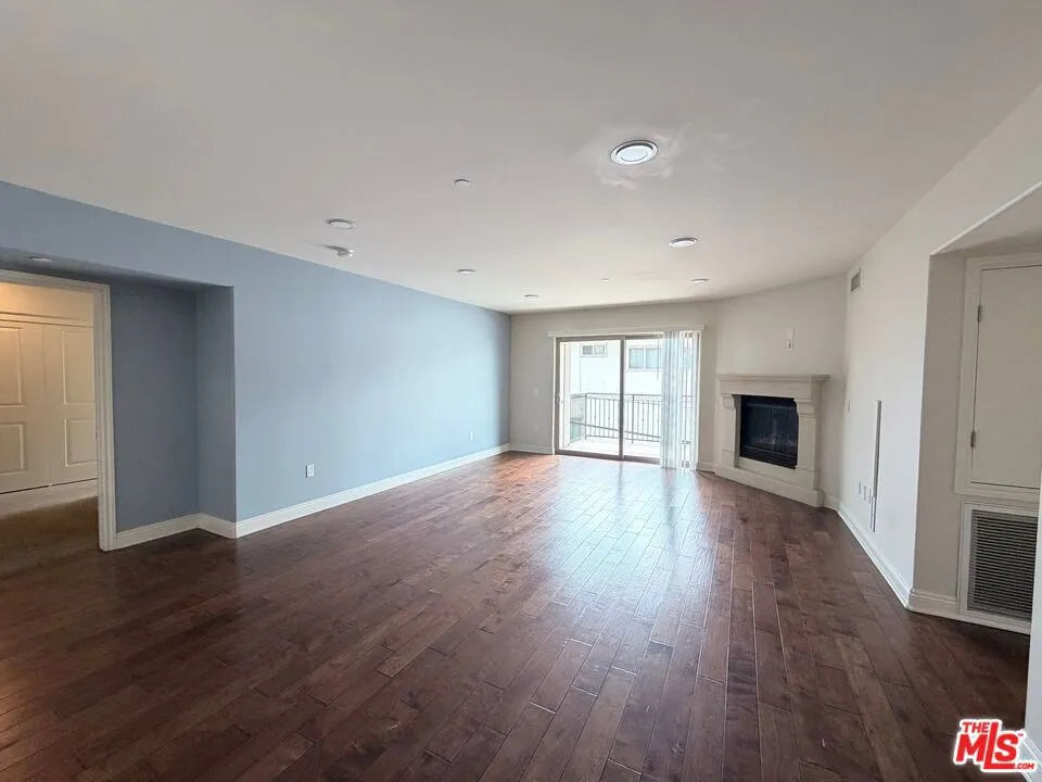 8238 W Manchester Avenue #308 Playa del Rey, CA 90293