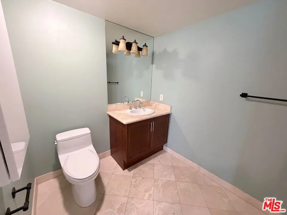 8238 W Manchester Avenue #308 Playa del Rey, CA 90293