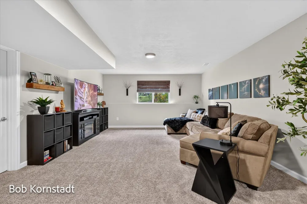 8059 Buttrick Ridge Trail SE Alto, MI 49302