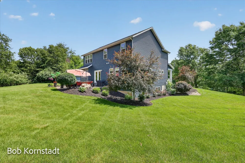 8059 Buttrick Ridge Trail SE Alto, MI 49302