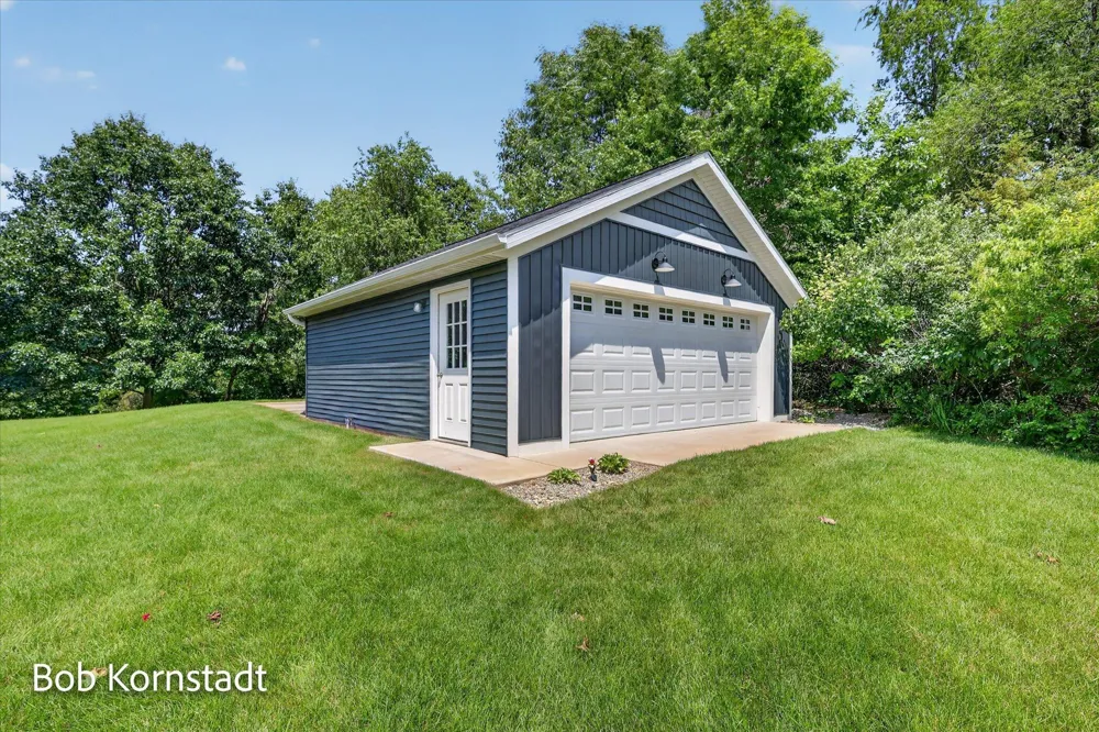 8059 Buttrick Ridge Trail SE Alto, MI 49302