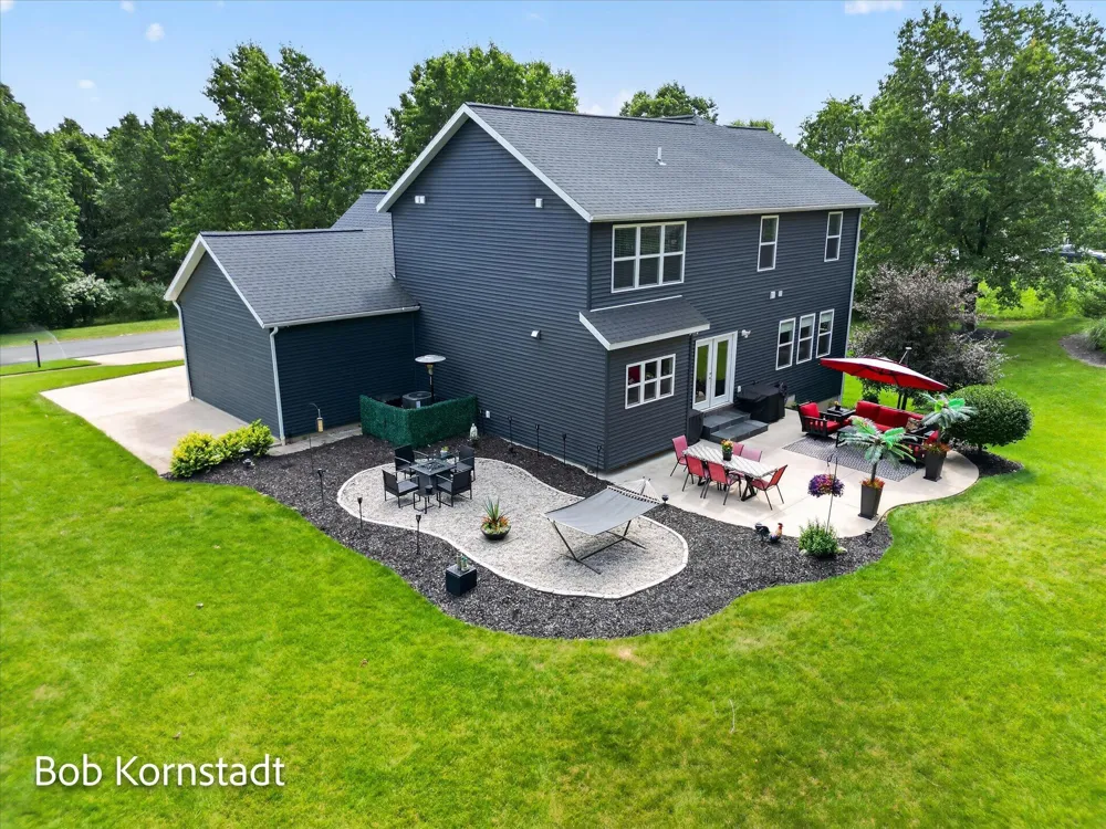 8059 Buttrick Ridge Trail SE Alto, MI 49302
