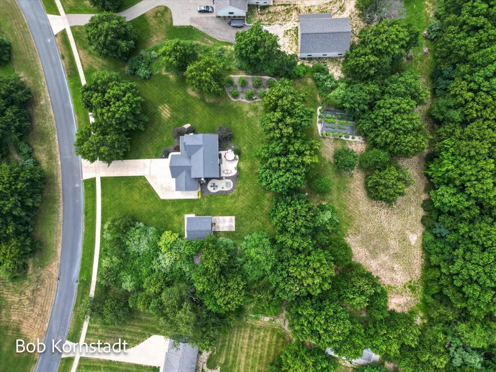 8059 Buttrick Ridge Trail SE Alto, MI 49302