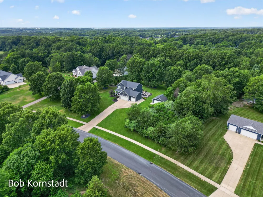 8059 Buttrick Ridge Trail SE Alto, MI 49302