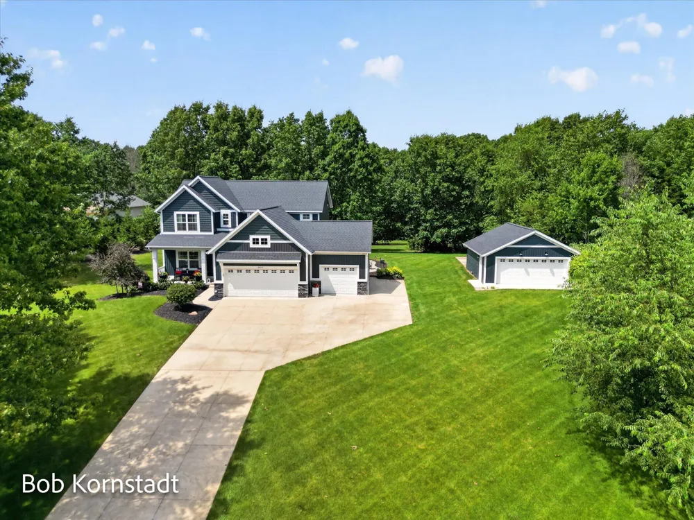 8059 Buttrick Ridge Trail SE Alto, MI 49302