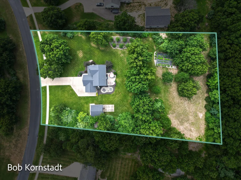 8059 Buttrick Ridge Trail SE Alto, MI 49302