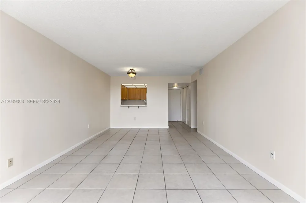 10425 SW 112th Ave #302 Miami, FL 33176