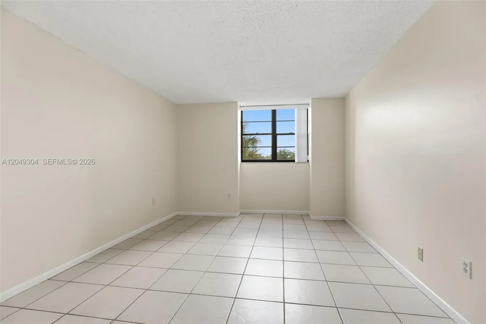10425 SW 112th Ave #302 Miami, FL 33176