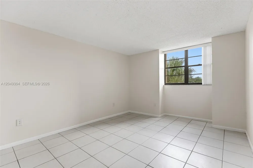 10425 SW 112th Ave #302 Miami, FL 33176