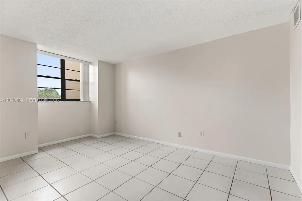 10425 SW 112th Ave #302 Miami, FL 33176