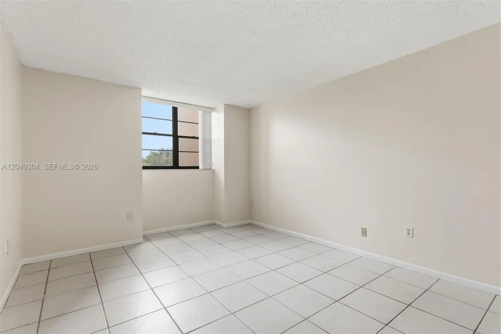 10425 SW 112th Ave #302 Miami, FL 33176