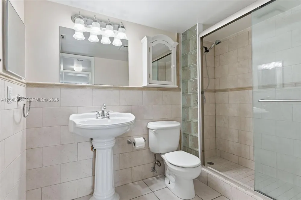 10425 SW 112th Ave #302 Miami, FL 33176
