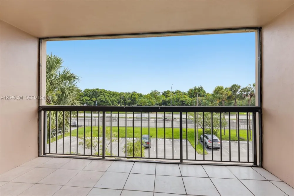 10425 SW 112th Ave #302 Miami, FL 33176